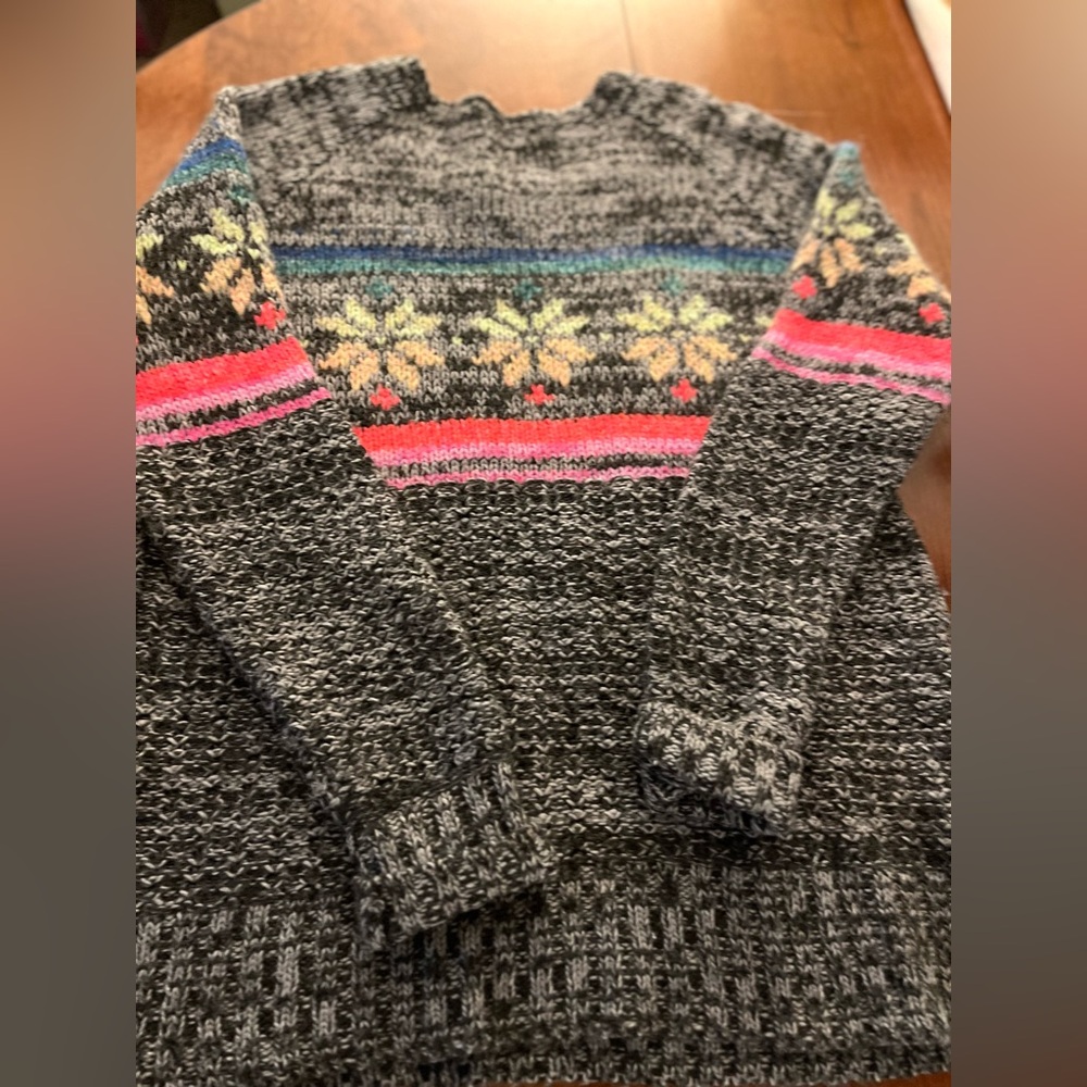American‎ Eagle Outfitters Gray Sweater with Pink and Yellow Accents